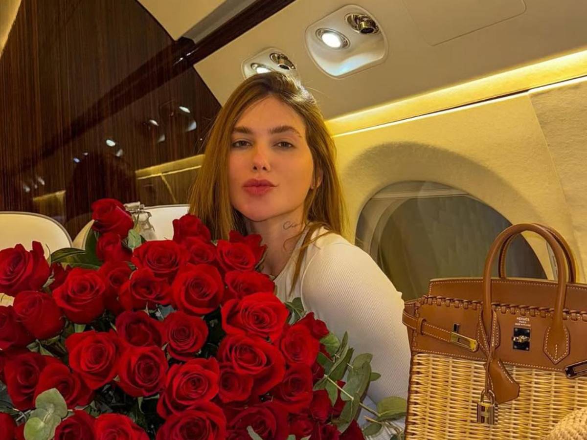 Vinicius anuncia noviazgo con exmujer de artista: Dos compañeros se burlan