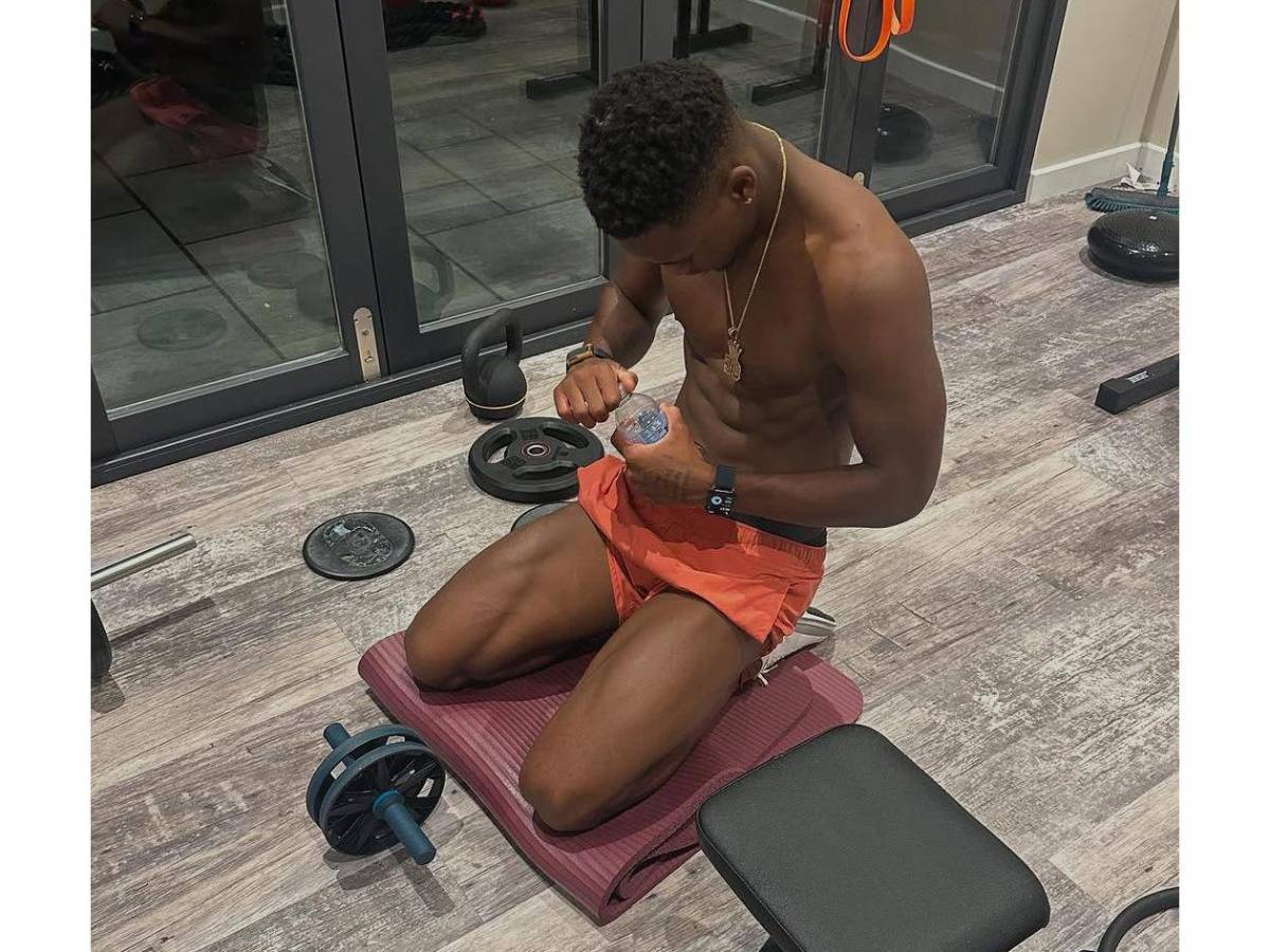 Jhon Durán: su nueva vida de lujos y captado con exnovia de un compañero