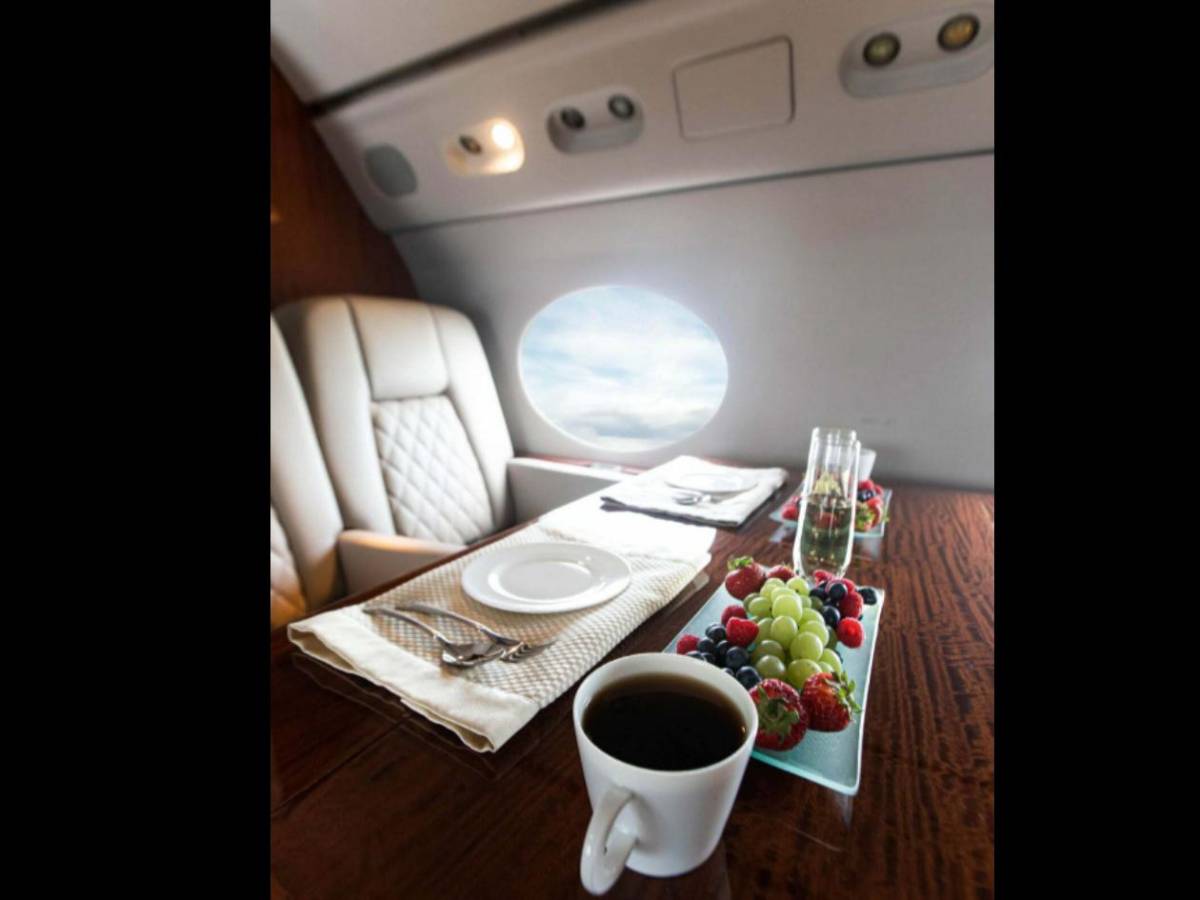 Así es el lujoso jet privado en el que llegó Floyd Mayweather Jr a Honduras