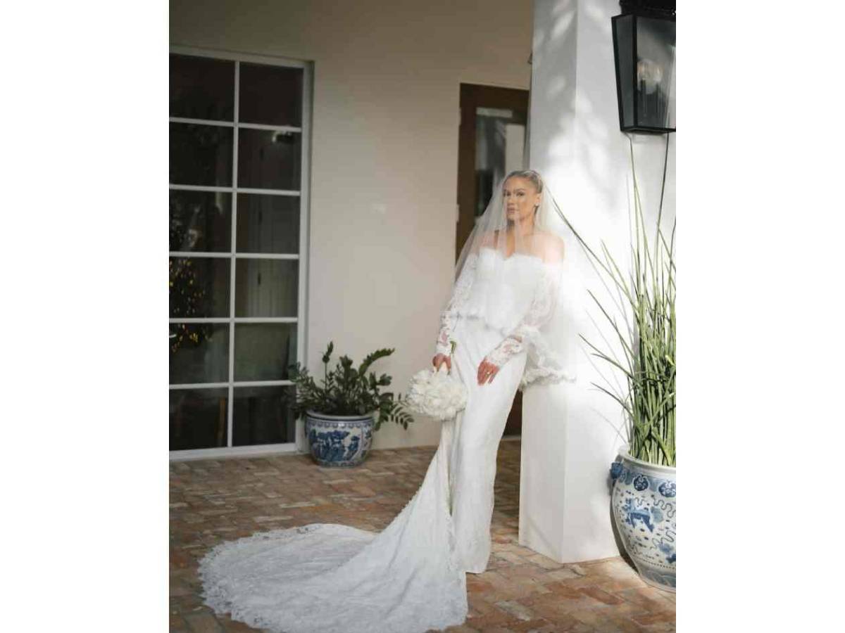 La mejor futbolista del mundo se casó con excompañera: su boda causa revuelo