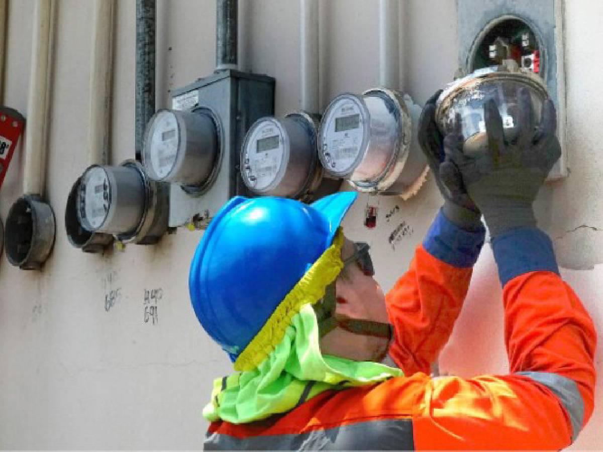 Se necesitan 360 mil medidores para evitar robo de energía
