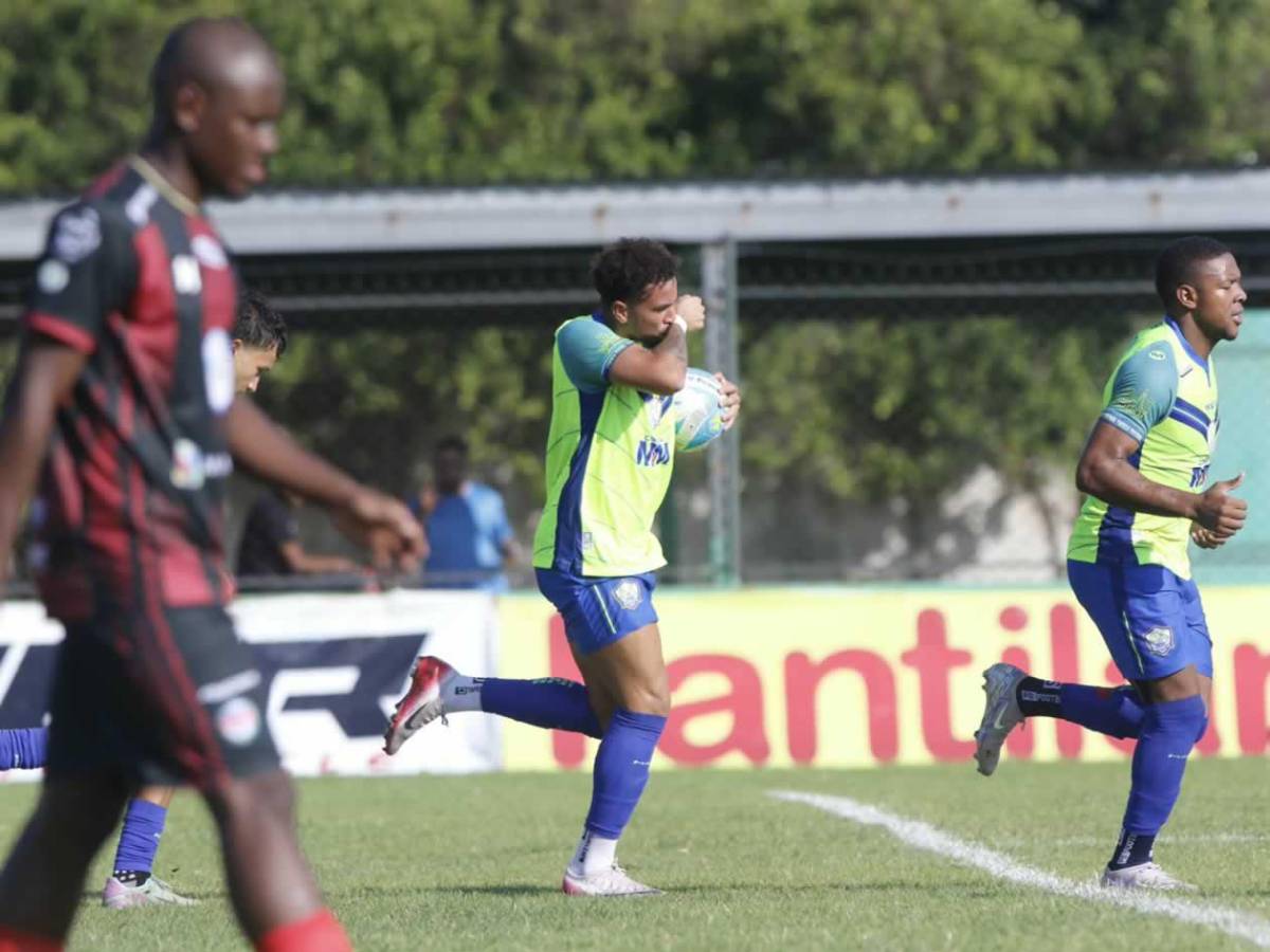 Futbolistas esperando pago, Mauricio Dubón sorprende y ¿quién es la chelita?