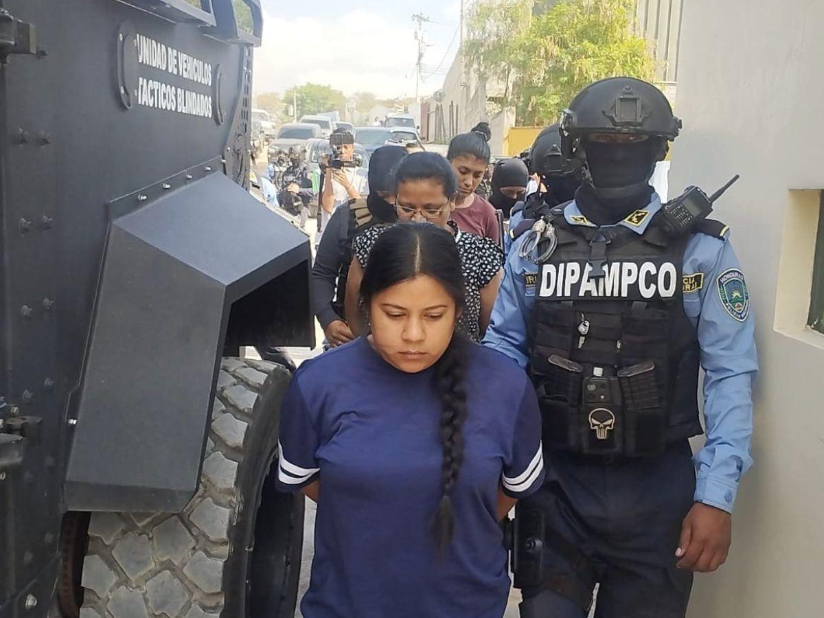 Capturan a mujeres vinculadas a red de extorsión digital de la 18