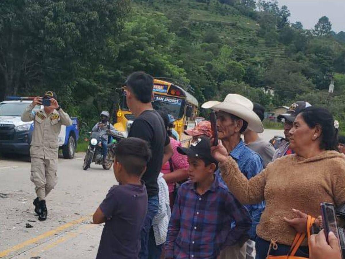 Varios heridos tras aparatoso accidente de bus y pick-up en La Jagua
