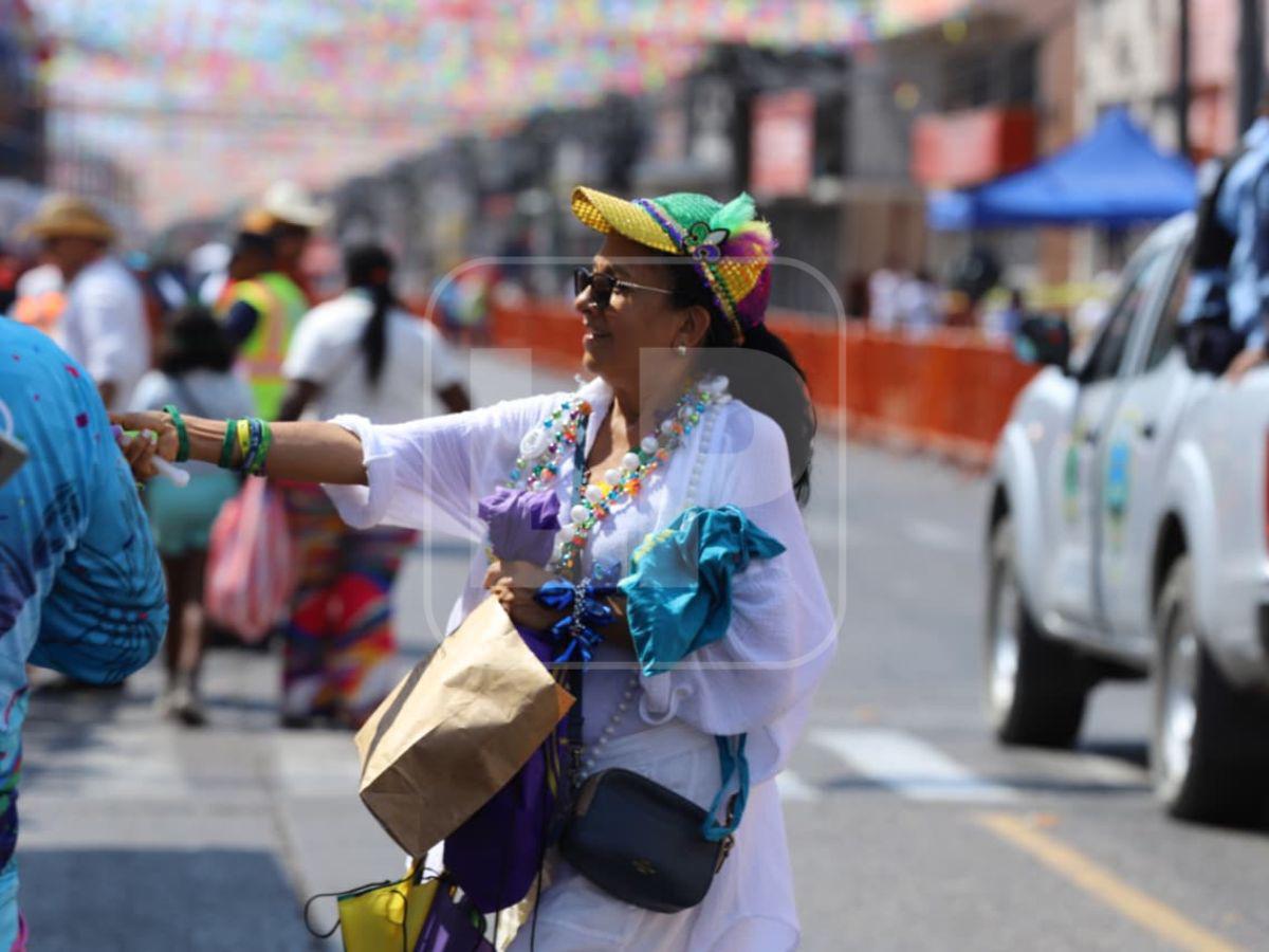 Con derroche de color, carrozas y música, La Ceiba celebra el gran cierre de su Feria Isidra
