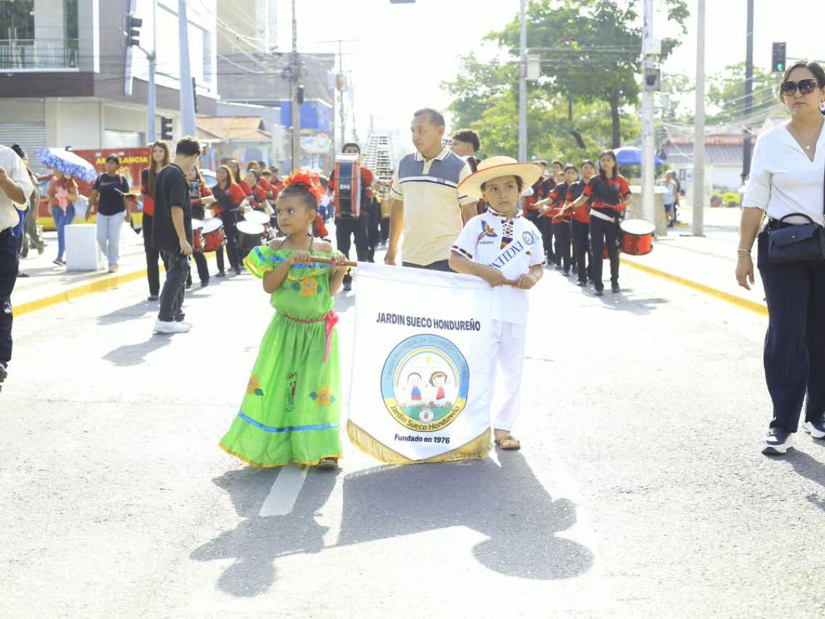Así se viven los desfiles patrios este domingo 13 de septiembre en San Pedro Sula