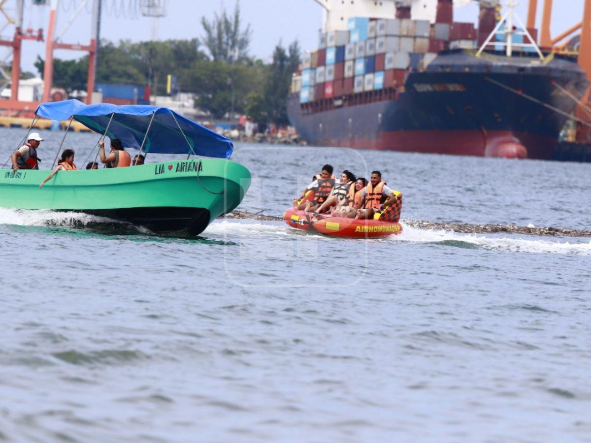 Así disfrutan los hondureños las bellas playas de Puerto Cortés durante el Feriado Morazánico