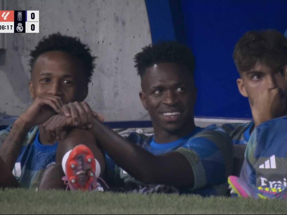 Mbappé calló a Vinicius, que hizo feo gesto al Oviedo y figura del Real Madrid enojado con Xabi