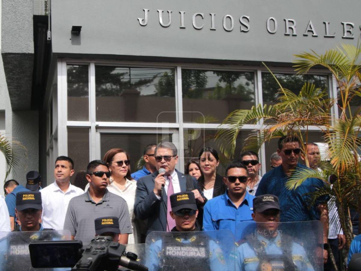 Tienen 10 años de estar con eso: JOH antes de ingresar a audiencia inicial