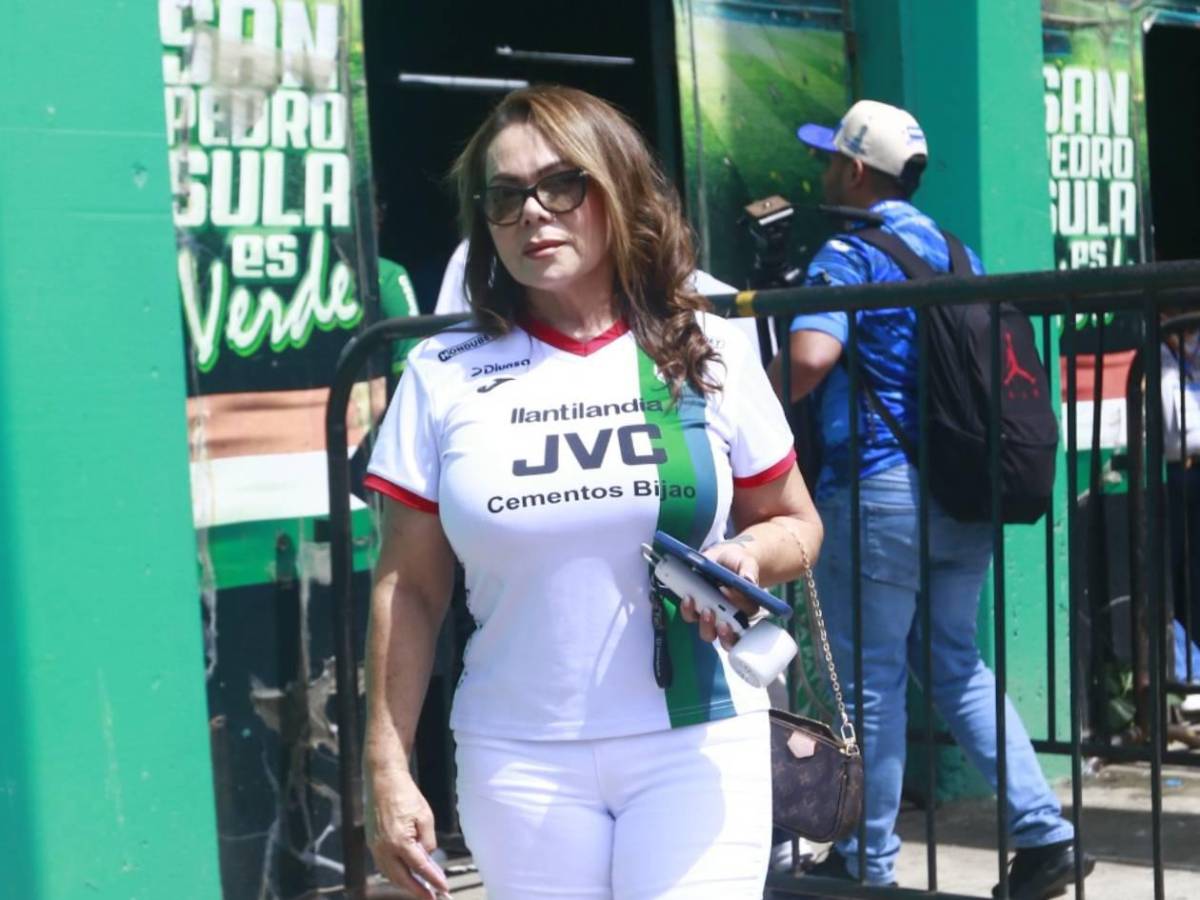 Marathón - Real España: Dama llegó desde Miami y petición a bella chica