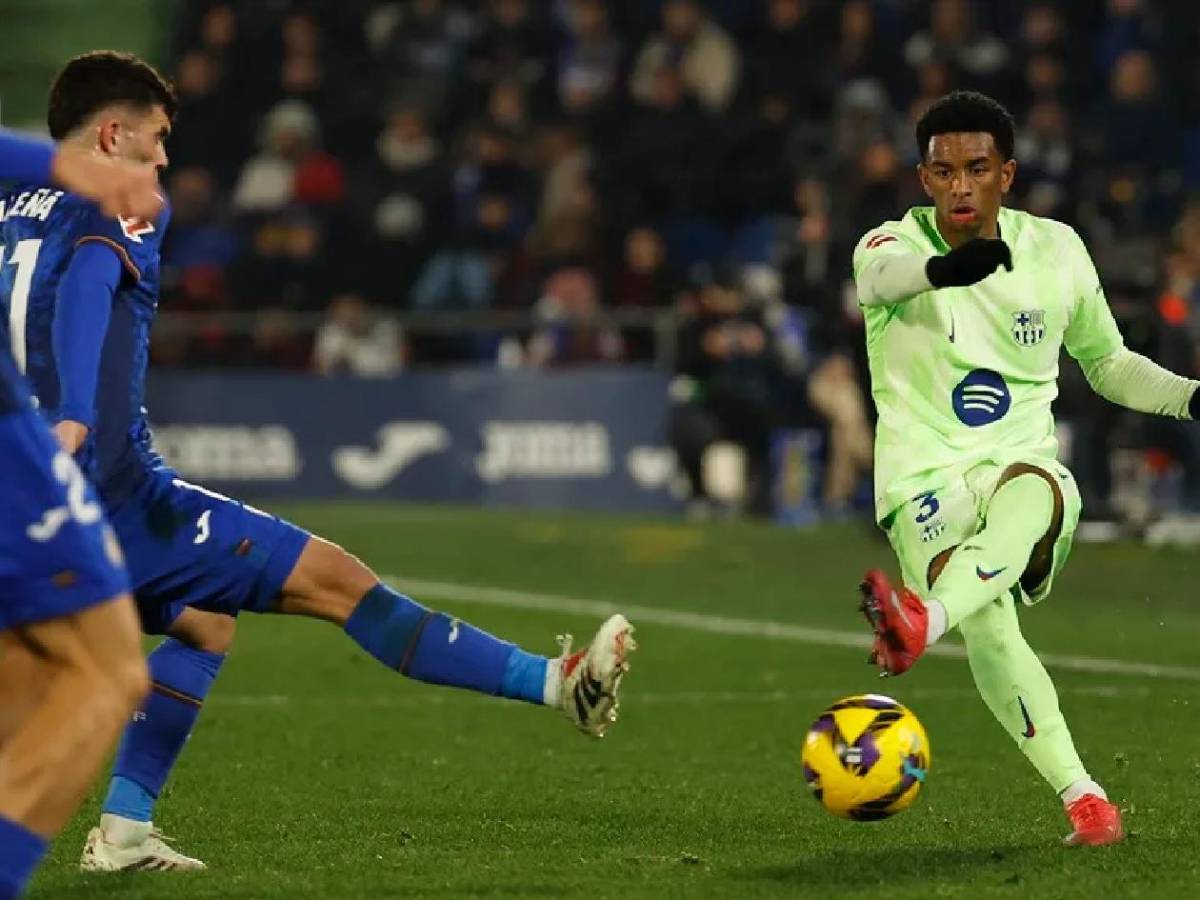 Hansi Flick lo dejó fuera y el jugador se iría del Barcelona: Hablé con él