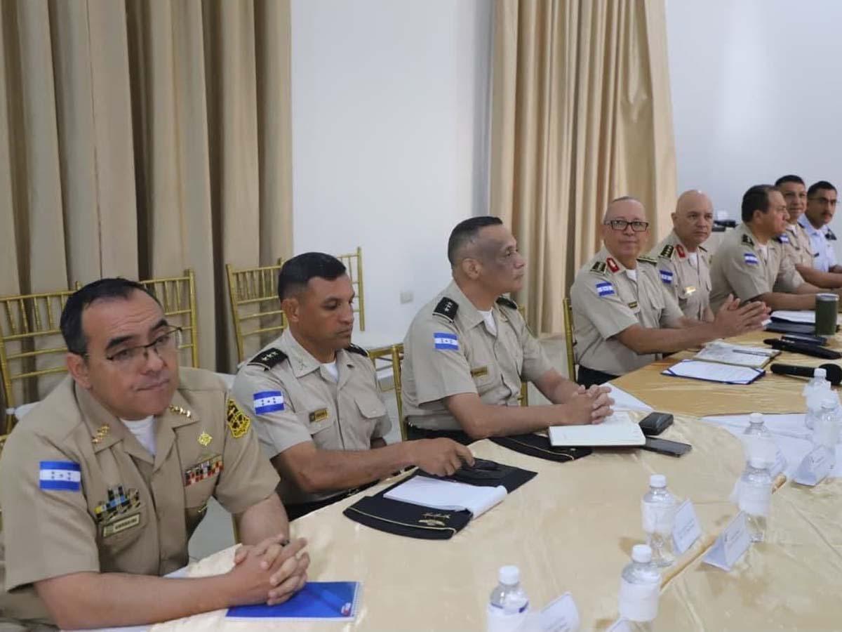 Jeffrey K. Randall se reúne con cúpula de las Fuerzas Armadas de Honduras