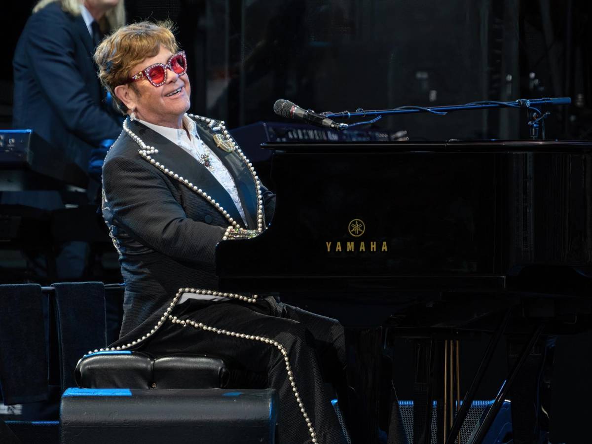 Elton John pierde la vista de un ojo tras una ‘grave infección’