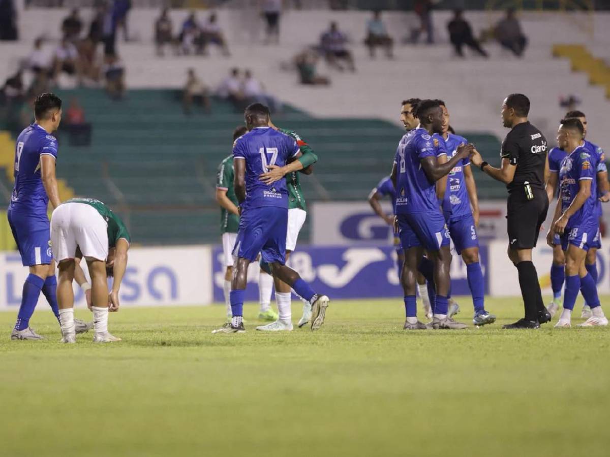 Sufrimiento de Marathón, jugador rompió en llanto, héroe inesperado y Victoria festeja