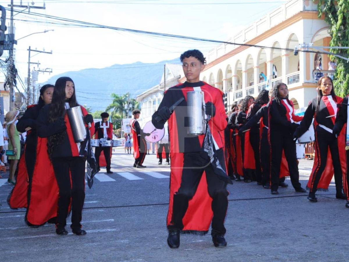 ¿Wall-E en La Ceiba? Las imágenes más destacadas de los desfiles ceibeños