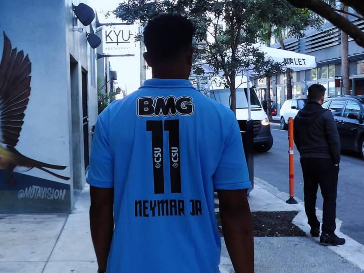 Hijo de Carlos Pavón llega a Honduras y sorprende con su nueva vida