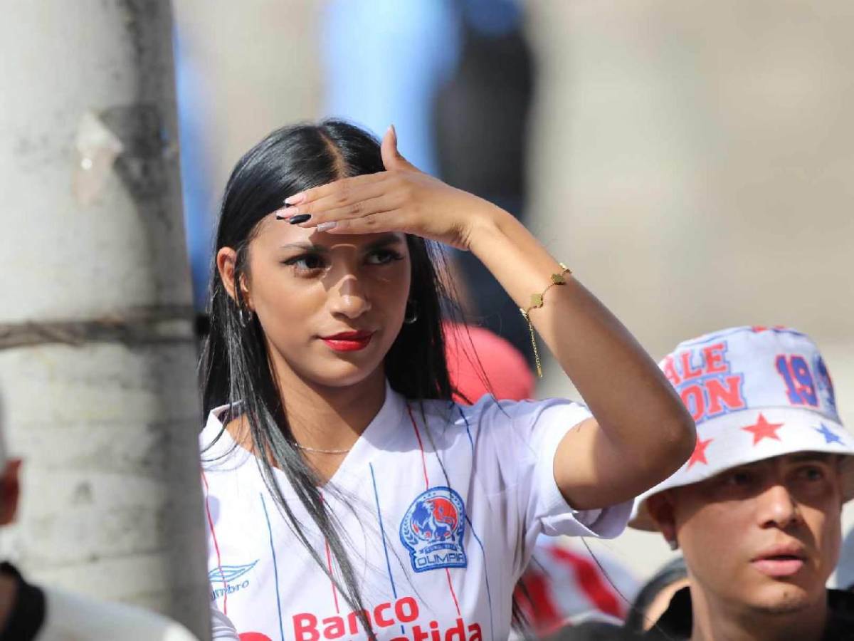 Derroche de bellezas en la final, revuelo por Nasralla y esposa de jugador cautiva