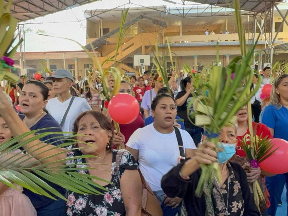 Así se vivió la tradicional procesión del Domingo de Ramos en SPS