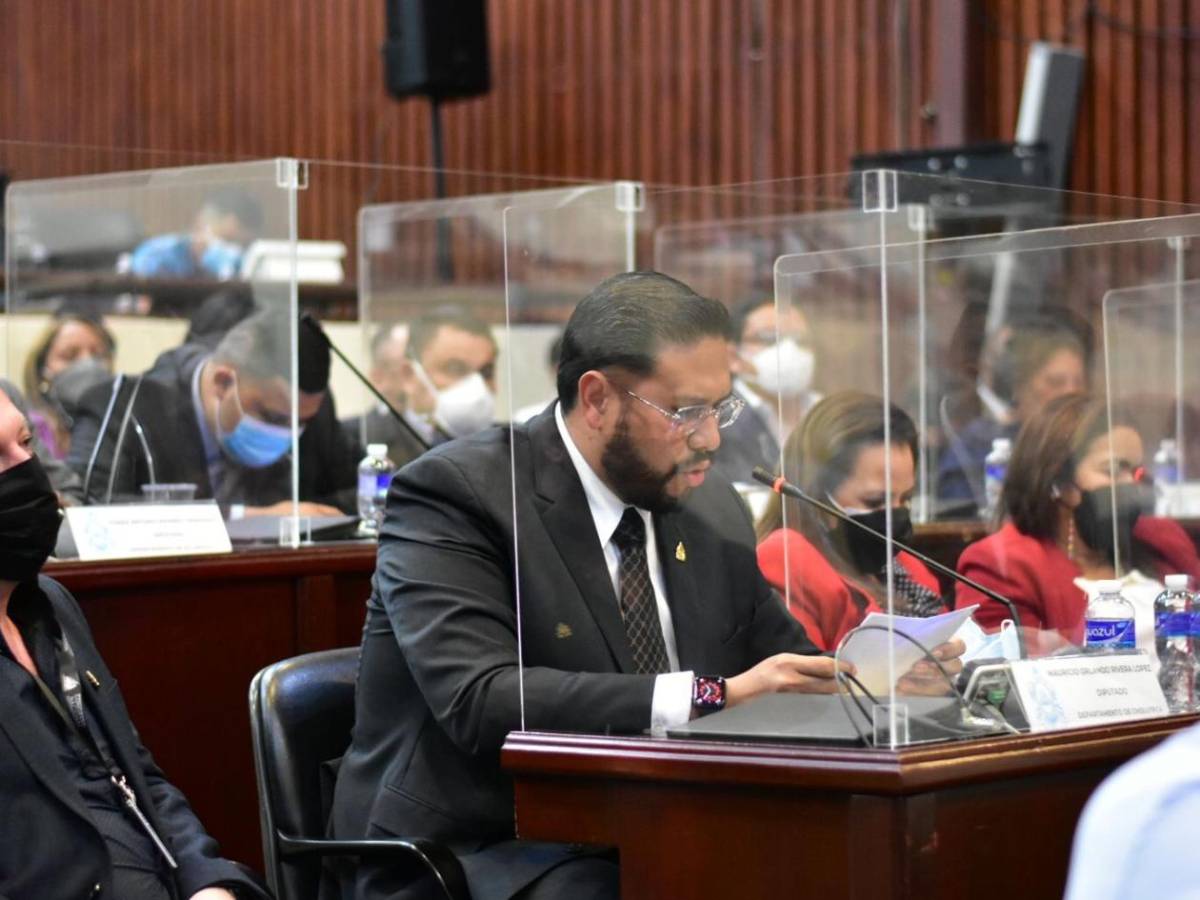 Mauricio Rivera recibe paliza en las primarias de Libre en Choluteca