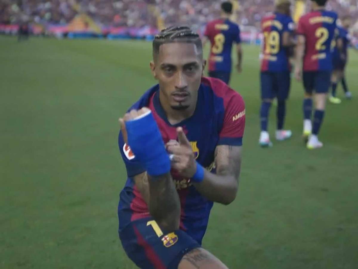 Raphinha se burla del madridismo: ¿por qué festejó señalando el vendaje de su mano?