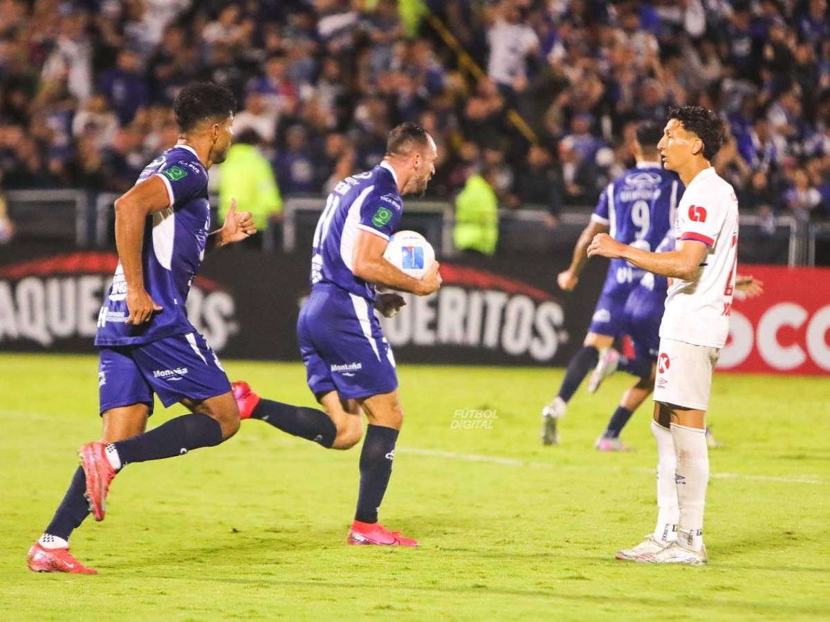 Olimpia celebra, pero recibe duro golpe, infiltrado en Costa Rica y enojo del DT de Cartaginés