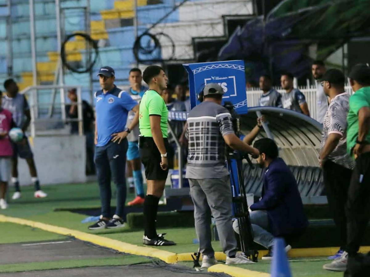 Marcó triplete y recibió beso, polémicas del FVS, selfie de Motagua y Victoria se hunde