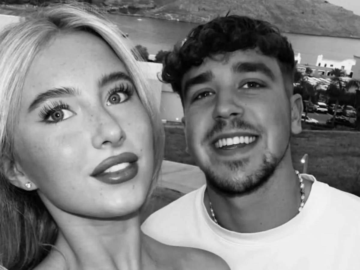 Futbolista anuncia que va a ser padre... ¡y la madre es la hija de su entrenador!