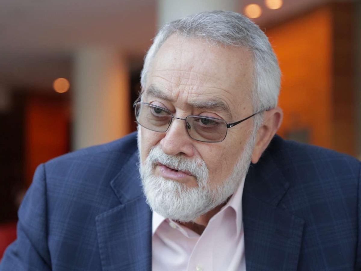 Salvador Moncada a la espera de iniciar funciones en China