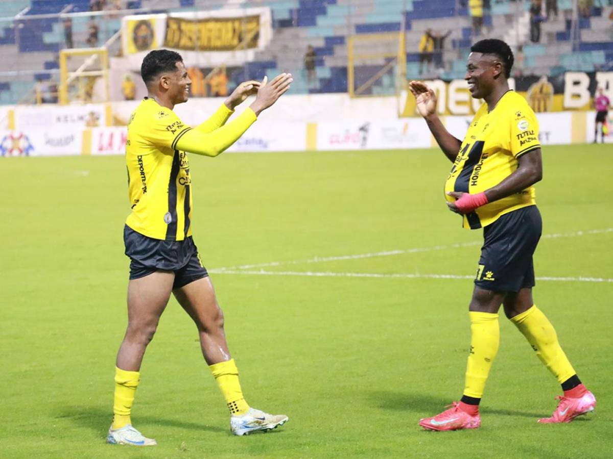 Olimpia y Real España festejan remontadas, jugador termina de portero, inundados y bellezas