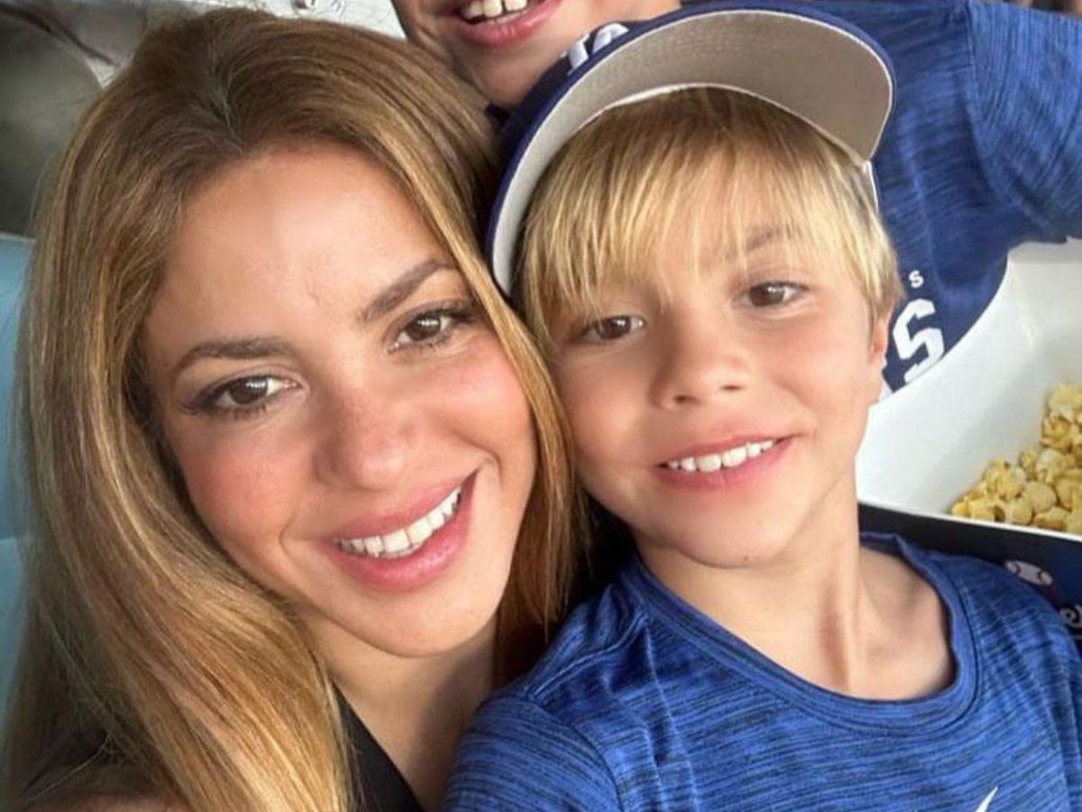 Hijo de Shakira sorprende bailando cumbia colombiana en su escuela
