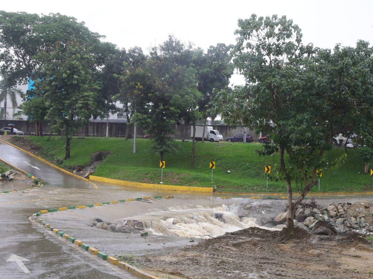 San Pedro Sula enfrenta afectaciones y riesgo de deslizamientos por lluvias