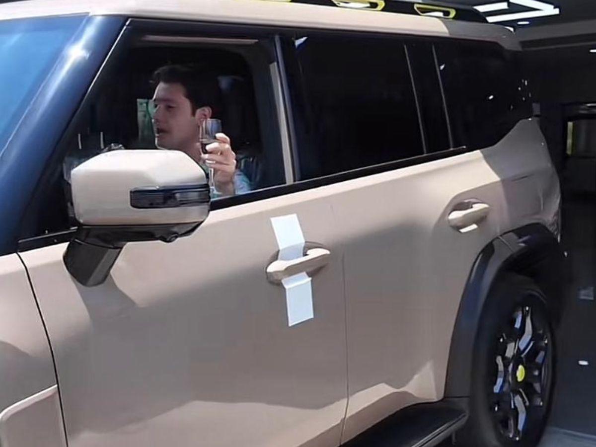 Facundo Caballero presume su nueva camioneta: Gracias a mi sugar