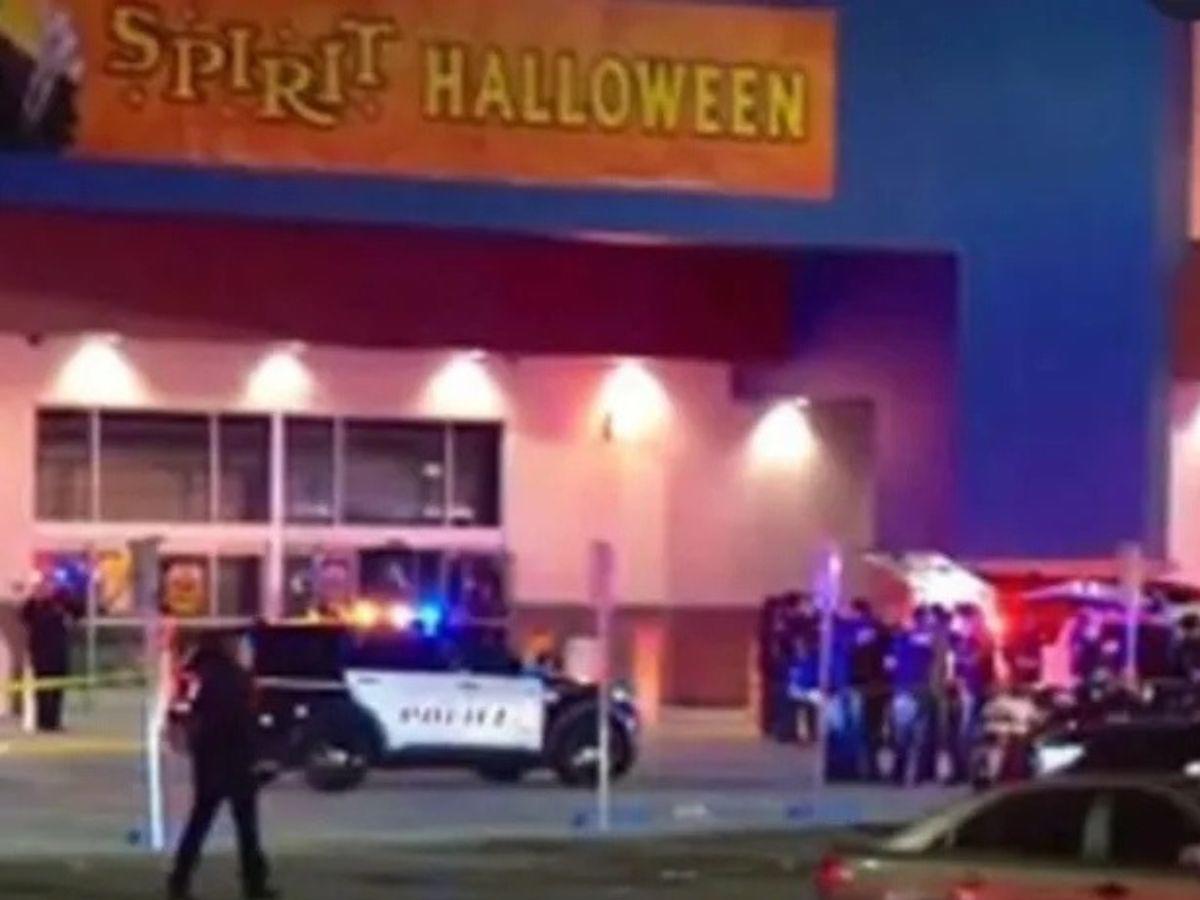 Dos muertos y seis heridos dejan tiroteos en tiendas de disfraces de Halloween