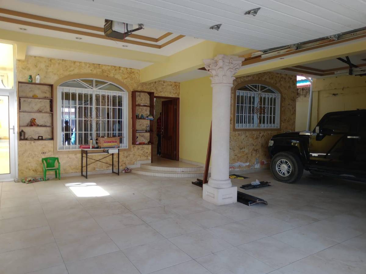 Hummer, mansiones y otros lujos aseguran a supuestos narcos