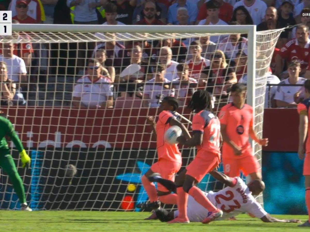 El Barcelona vivió pesadilla, polémica, increíble fallo de Lewandowski y furia de Flick