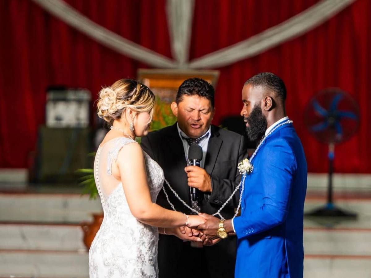 Futbolista colombiano se casó con hondureña: su mensaje desata reacciones