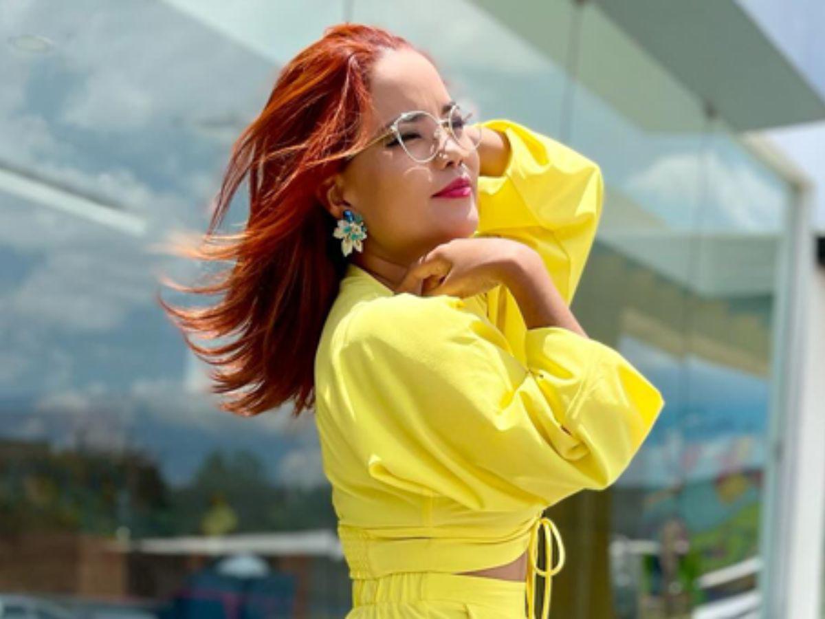 Ariela Cáceres sobre rosas de Milagro Flores: Se las manda ella