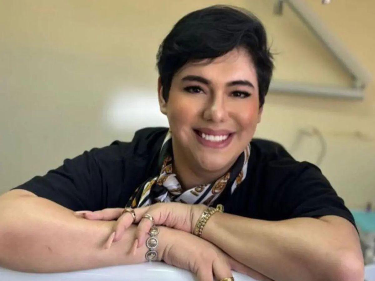 Antonio Sandrez presume sus nuevos labios: “Atáquense y admiren