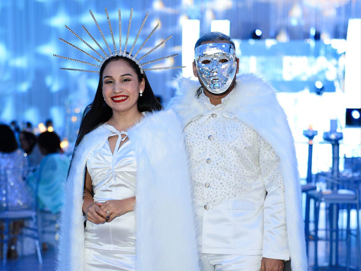 UTH y Grupo Inversa celebra su cena navideña con una noche inspirada en La Reina de Hielo y El Cazador