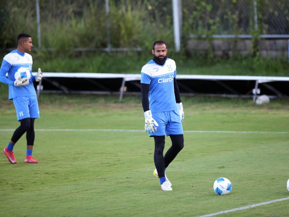 Selección de Honduras tuvo primer entreno, caras nuevas y alarma con jugador