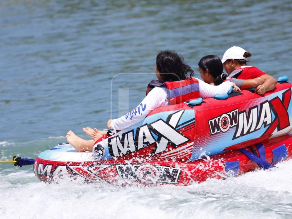 Así se vive el inicio de Semana Santa 2026 en las playas de Omoa