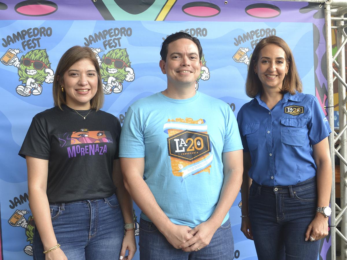 Mariela Guzmán, Iván Aguilar y Koritza Álvarez, ejecutivos de EMSULA durante el anuncio del Jampedrano Fest.