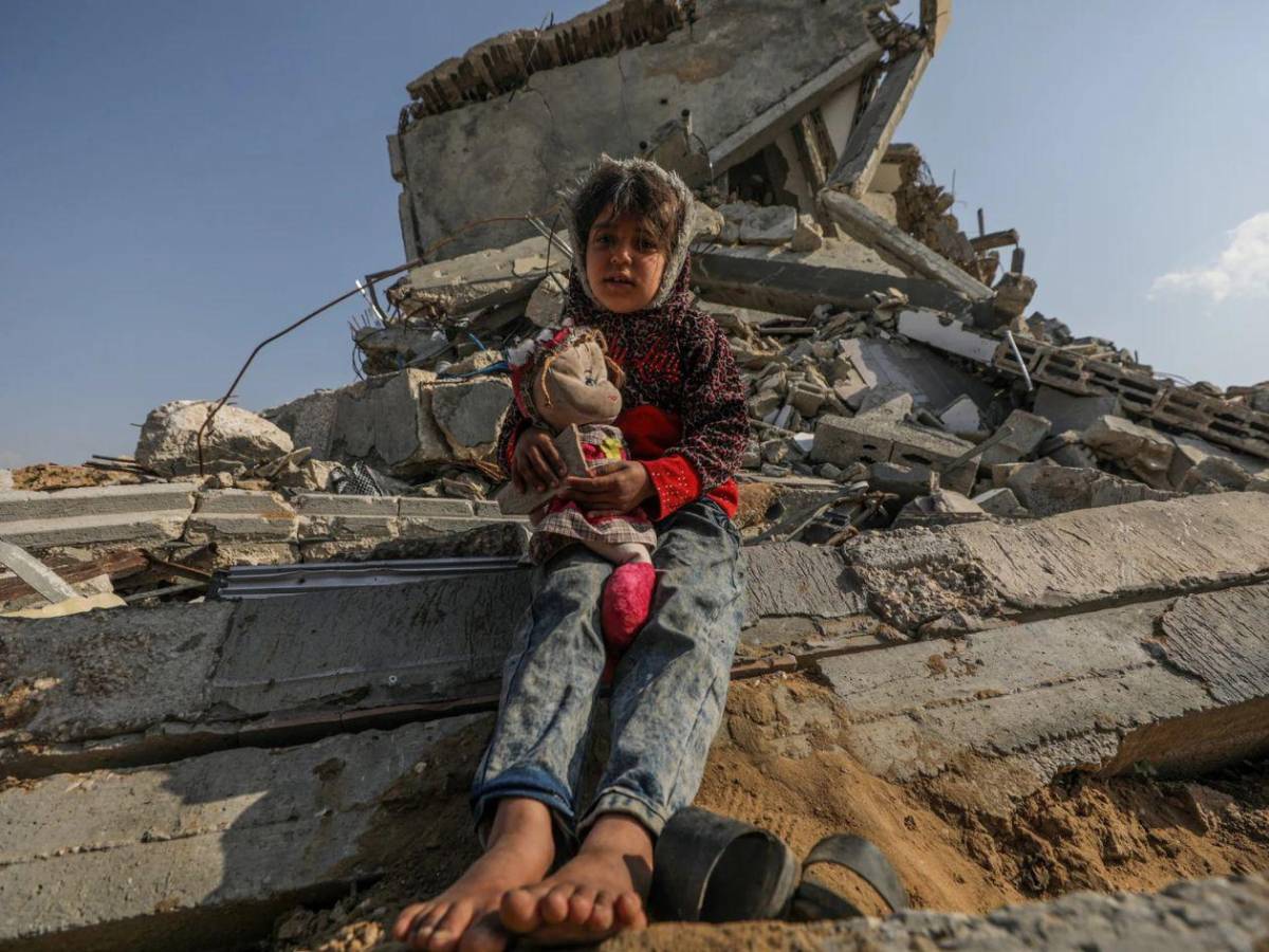 Madonna pide ayuda para salvar a niños de Gaza de la hambruna