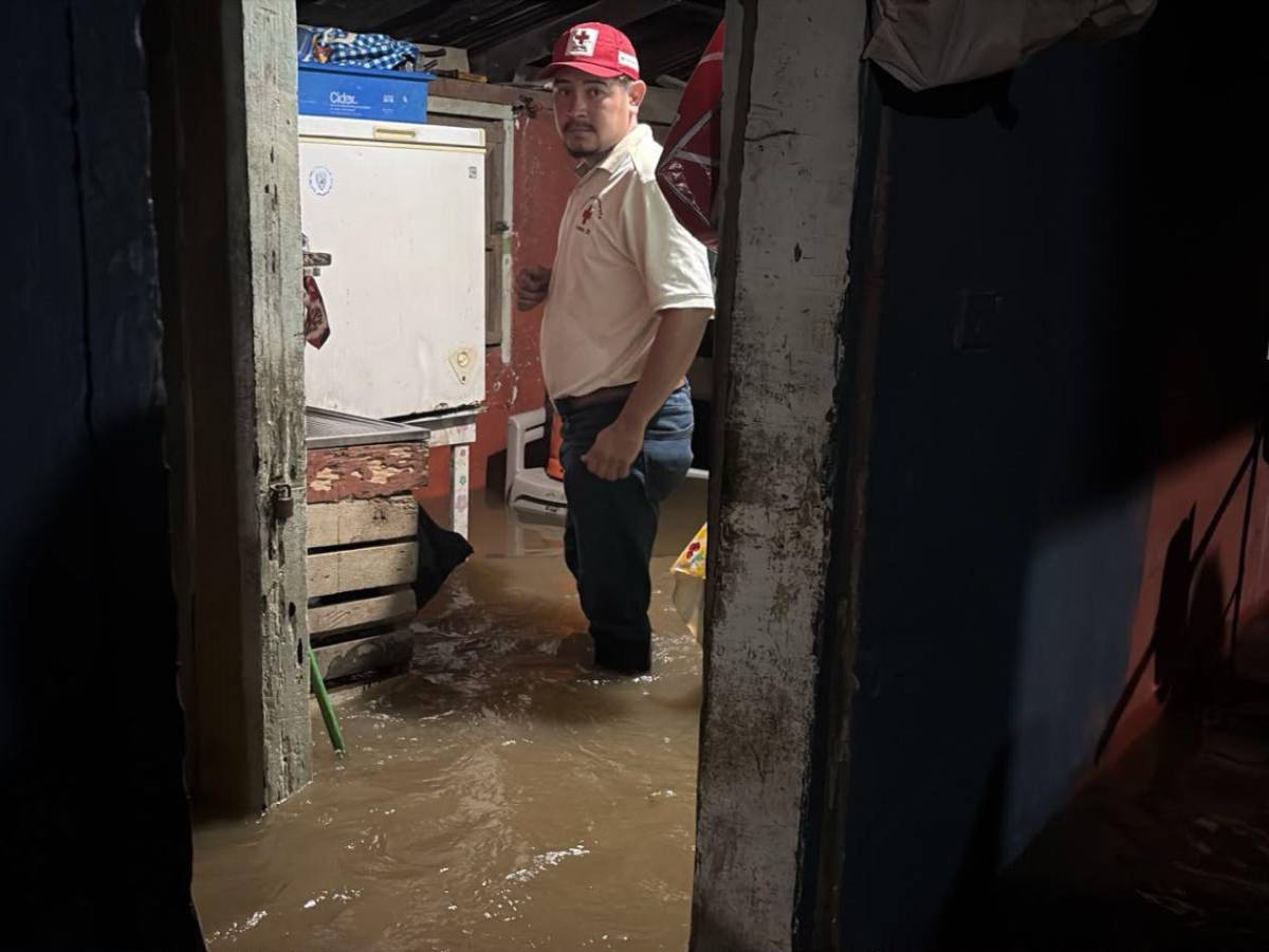 Torrenciales lluvias dejan viviendas afectadas, inundaciones e incomunicación en Quimistán