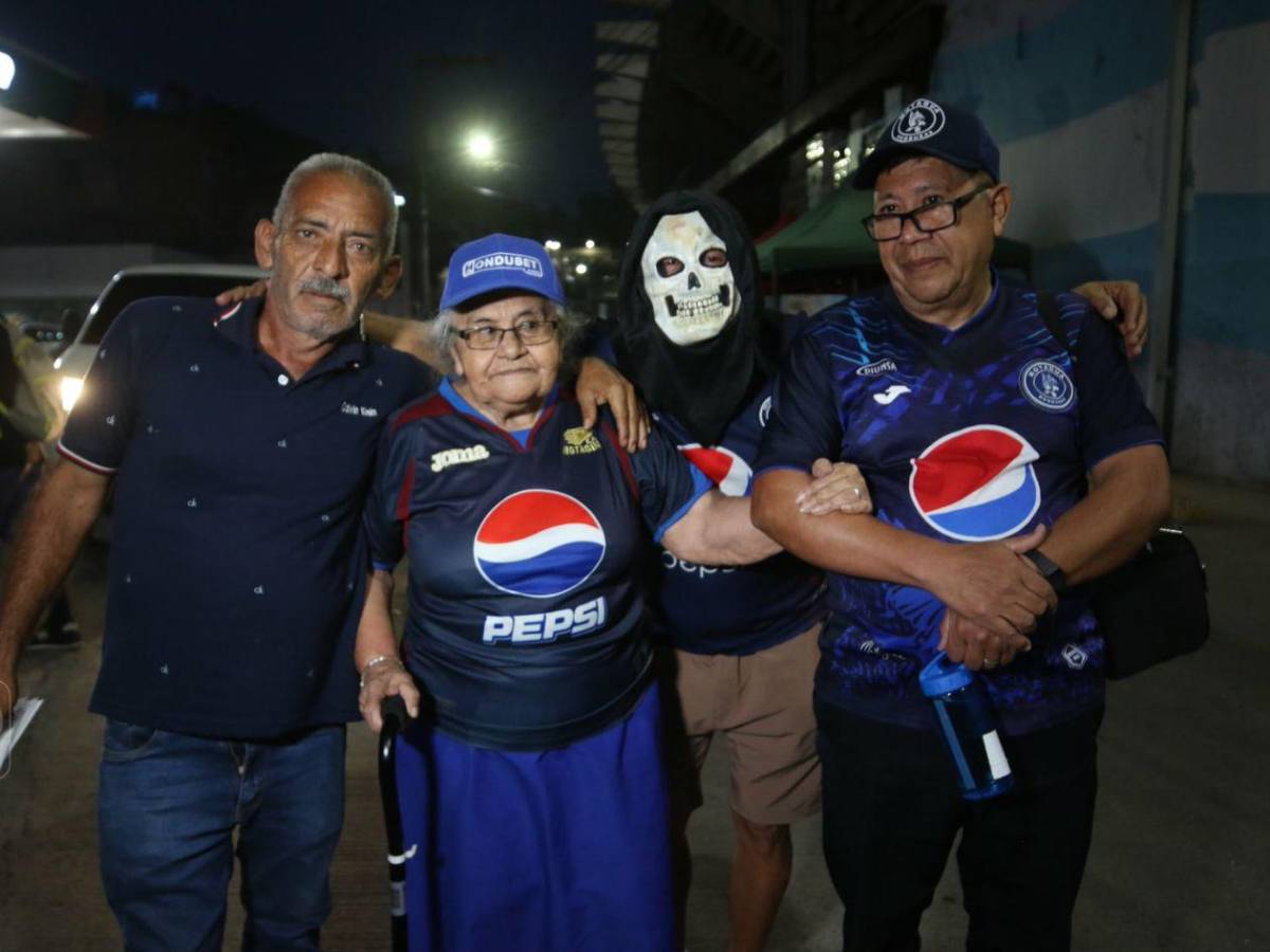 Esposa de directivo, la hermosa chica de ESPN y el beso que robó todas las miradas