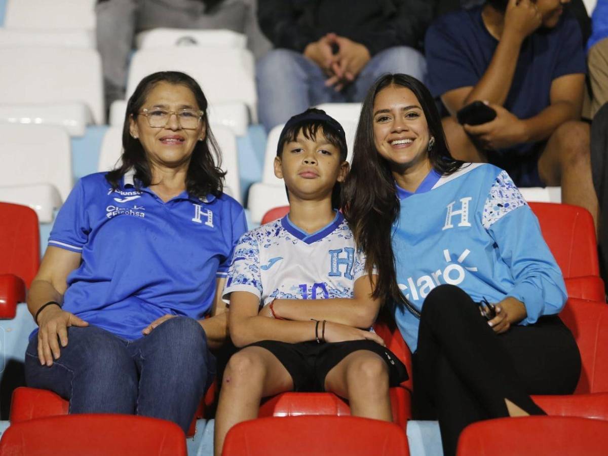 Infiltrados para el Honduras-Nicaragua, la Copa y reconocido DT presente