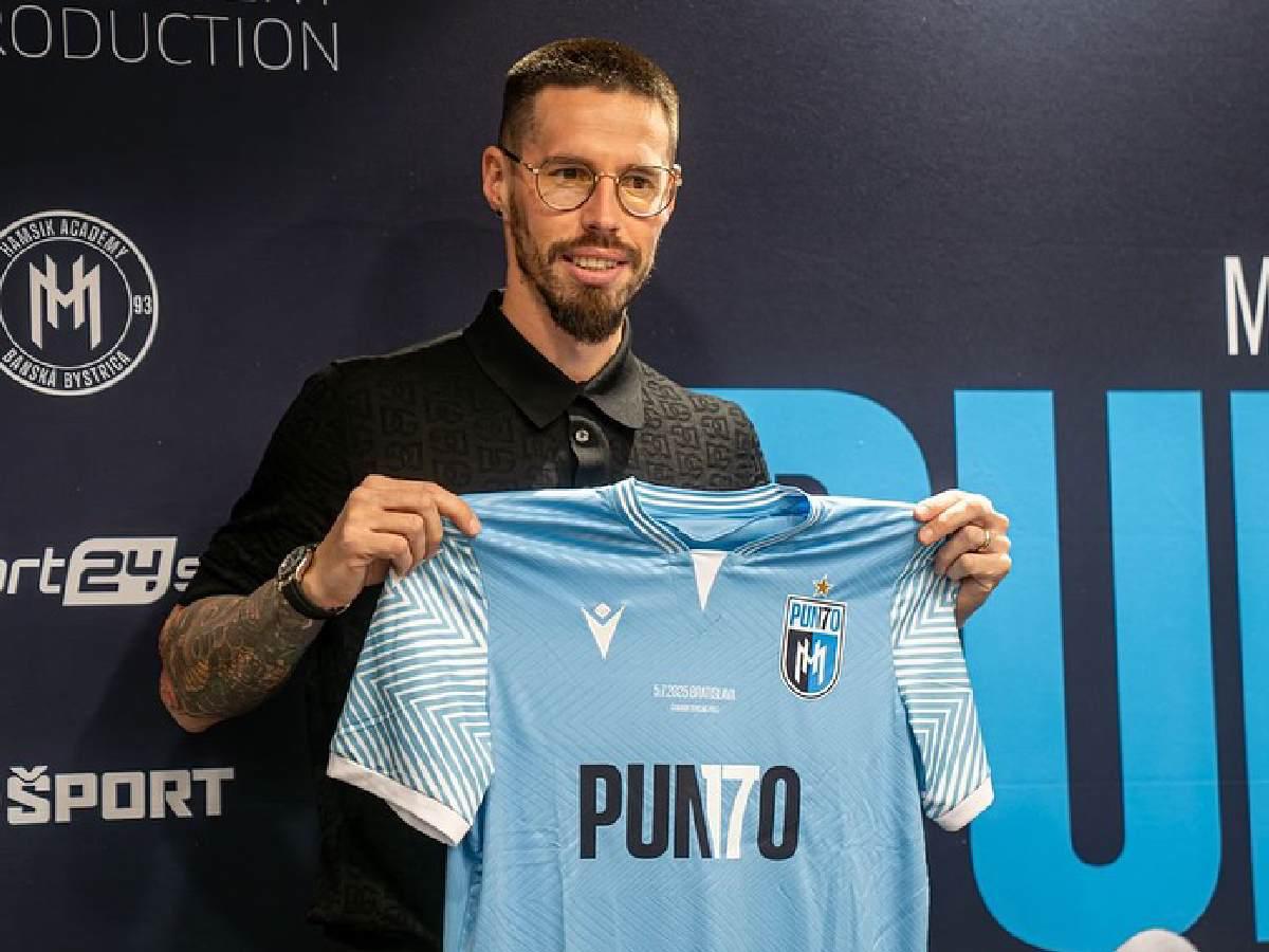 Se alejó del fútbol y sorprende con nueva faceta: “hotel para gallinas”