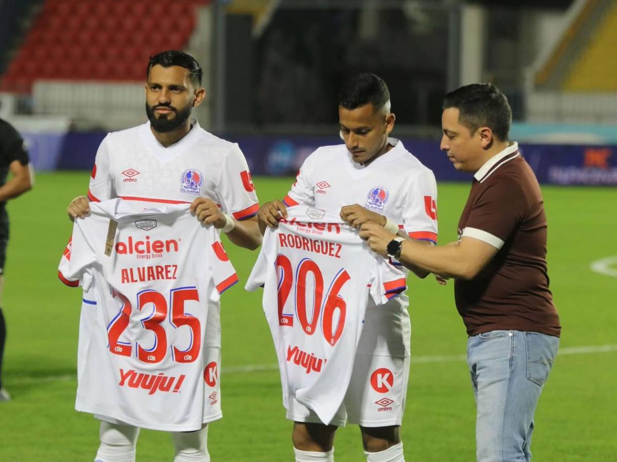 Olimpia celebra, dedicatoria, figura ante Génesis y bellas chicas en el Nacional