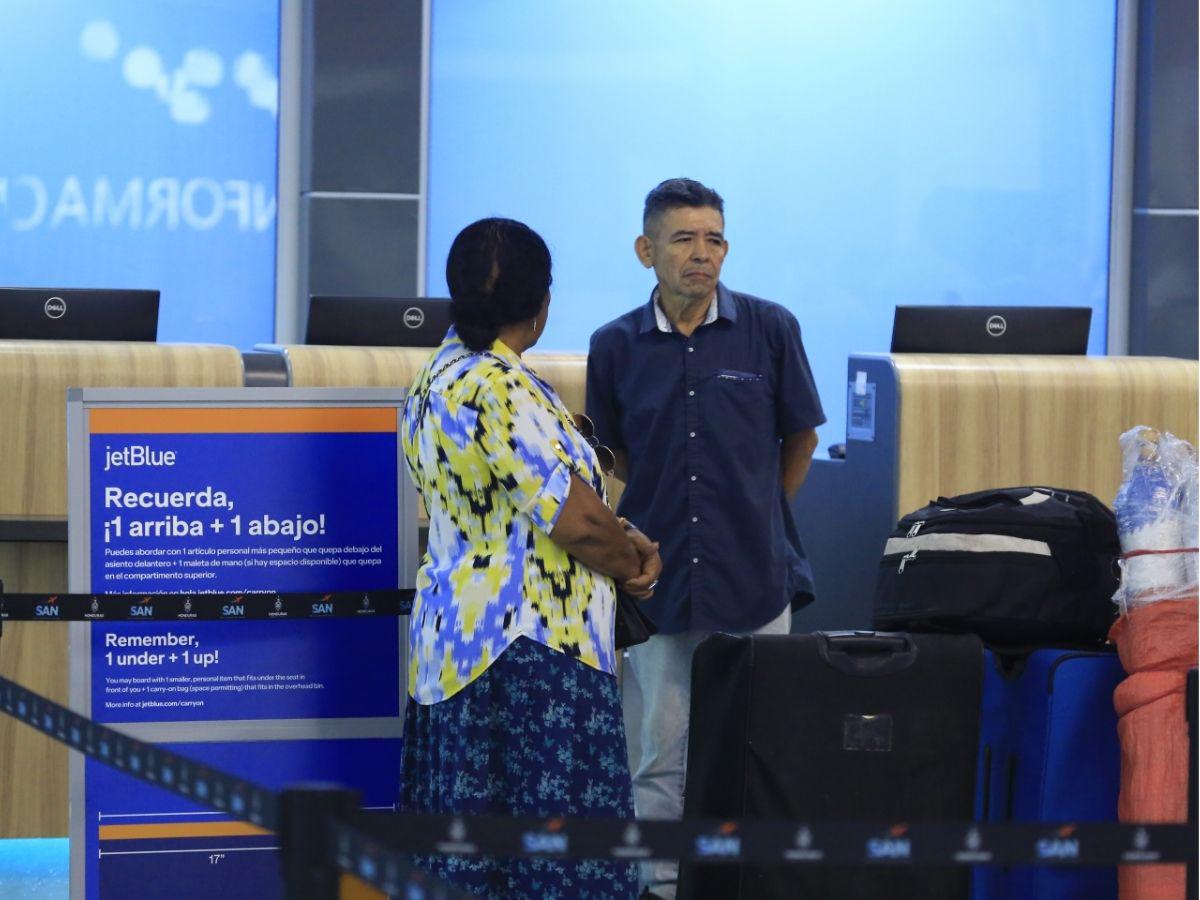 ¿Por qué subieron los boletos y qué aerolíneas bajo costo quedan?