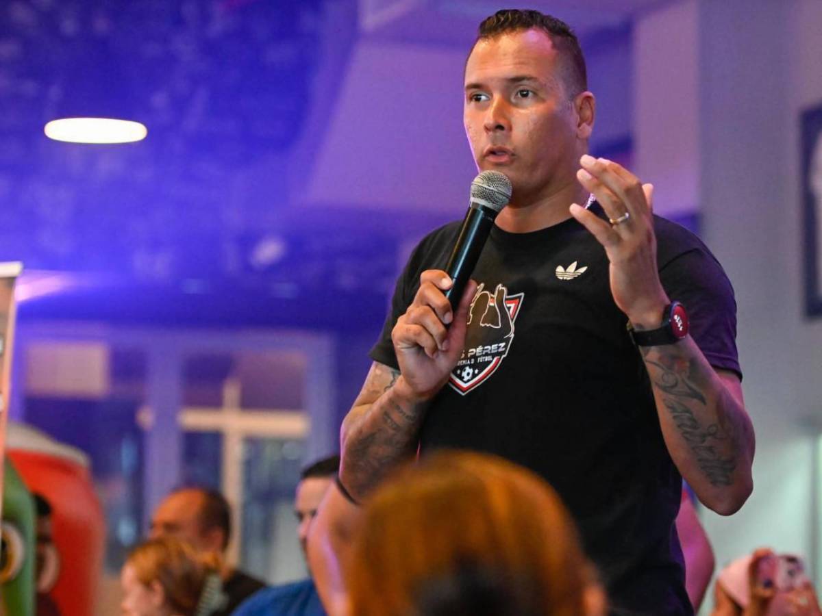 Faitelson menosprecia a Panamá y Blas Pérez le responde con cruel confesión